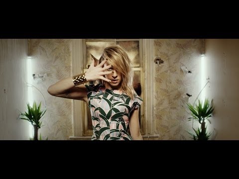 Marie-Mai - Indivisible (Vidéoclip officiel)