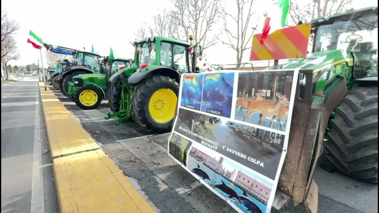 Celadina, la protesta dei trattori