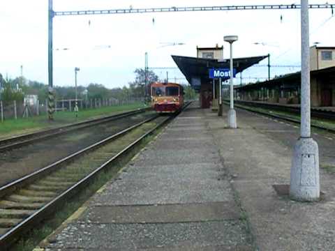 Pravidelný odjezd vlaku z Mostu směr Moldava v Krušných horách