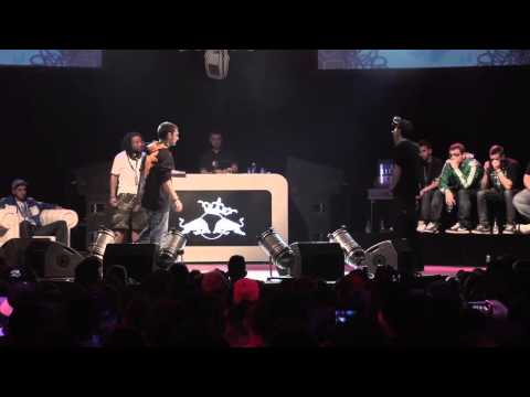 Blon vs Nylo - Cuartos Barcelona - RedBull Batalla de los Gallos 2013 (Oficial)