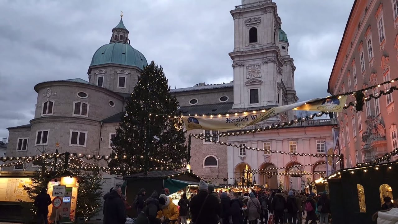 Experience a virtual stroll across Residenzplatz.
