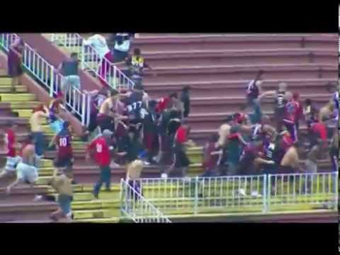 Polícia tenta identificar torcedores que brigaram na Arena Joinville