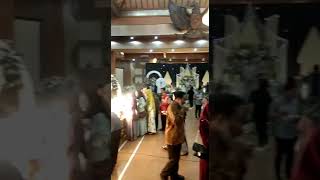 Download lagu Cara Menghadiri Acara Kondangan di Gedung mp3