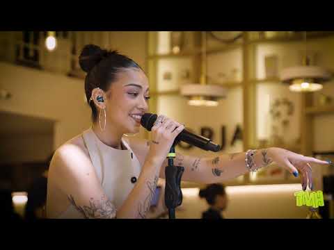 LUANA, Sus Fans - Que Alguien Me Diga (Live Session en un café) | #coffeebreak