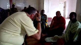 preview picture of video 'en el oketace revelando frente a los mayores un odu de ifa'