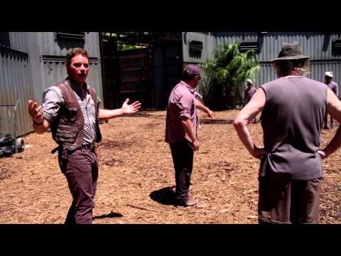 Jurassic World (Featurette 'Whistling')