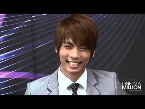 SHINee JongHyun Killer Eye Contact