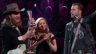 Brothers Osborne performed &quot;It Ain&#39;t My Fault&quot; @ 52nd ACM Awards, 2017