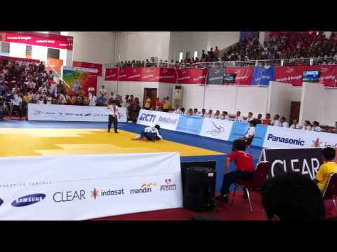 SEA Games Jakarta 2011 - Women - 48kg Van Ngoc Tu (VIETNAM) VS Sam Sothea (CAMBODIA)