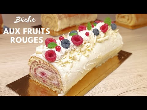 ❄️ Recette de Bûche de Noël aux fruits rouges – Facile, rapide et inratable pour les Fêtes 🎄✨