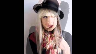 Lady Gaga - Glamour zombie (lyrics)