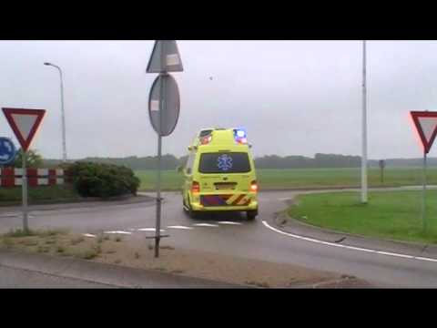 Ambulance 02-118 met spoed naar het Medisch Centrum Leeuwarden