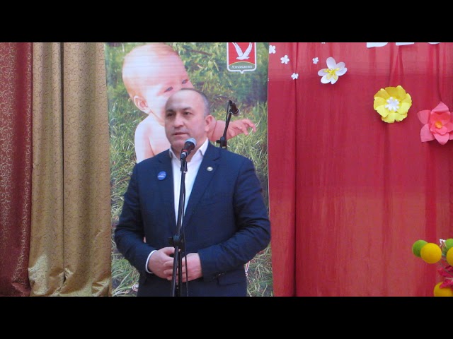 Азнакай районында быел дөньяга килгән 18 сабыйны бүген бүләкләделәр