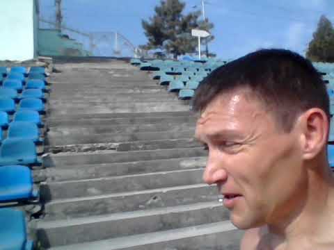 Опухло колено и щелкает сустав После рвоты не болит спина