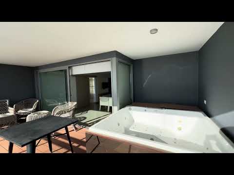 Video de YouTube - Apartamento en Venta de 3 dormitorios con Piscina y Garage en Playa Mansa, Maldonado