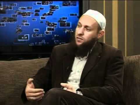 Si duhet vepruar në namaz kur të falemi pas imamit? - 122.6