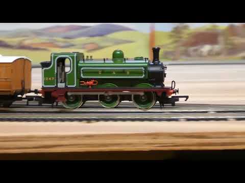 HORNBY RAILWAYS GNR J13 CLASS WITH GRESLEY STOCK SHORT RUNNING SESSION