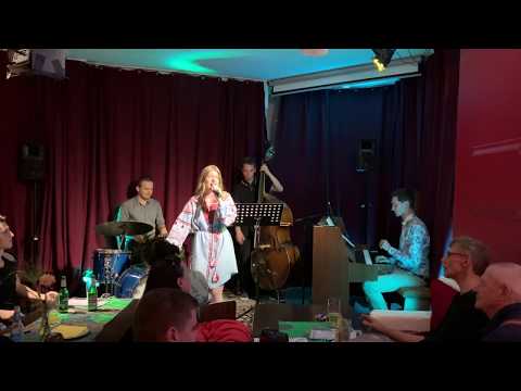 Yuliia Holub Quartet - Oy Chyi To Kin Stoyit
