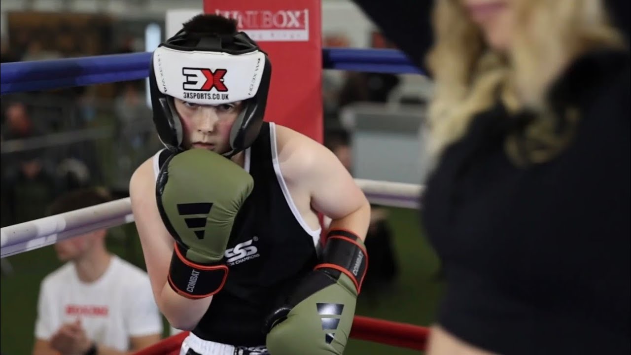 Junior boxing, Leo's first exhibition bout