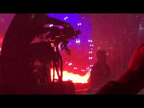 MGMT - Kids (Jenny Lee of Warpaint dancing to the Synth Solo) @Webster Hall NYC 5/23/19