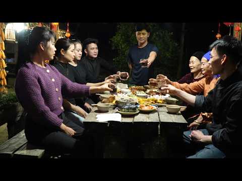 Record-breaking revenue — CEO Trieu Khang surprises employees with a huge bonus!