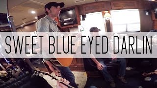Mo Pitney - Sweet Blue Eyed Darlin - Tour Bus Sessions