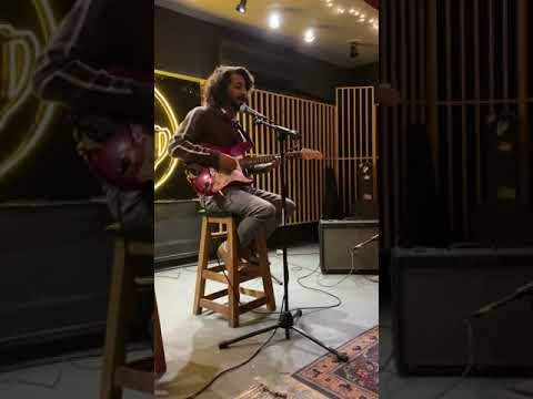 Mehdi Maloof performing Peero at True Brew