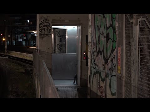 Donna violentata in ascensore Circum a San Giorgio a Cremano: fermati tre giovani del posto