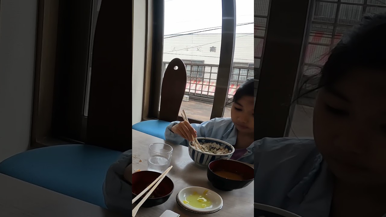 EATING UDON 🍜 #udon #food #shorts