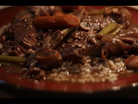 SAVORY BRAISED BEEF SHORT RIBS