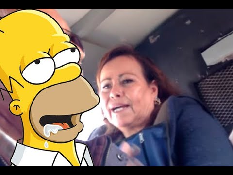 ANCIANO VS SEÑORA EN COMBI | Homero Simpson ai cover |