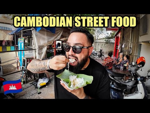 INSANE Street Food Tour in Phnom Penh, Cambodia 🇰🇭 (Nom Banh Chok)