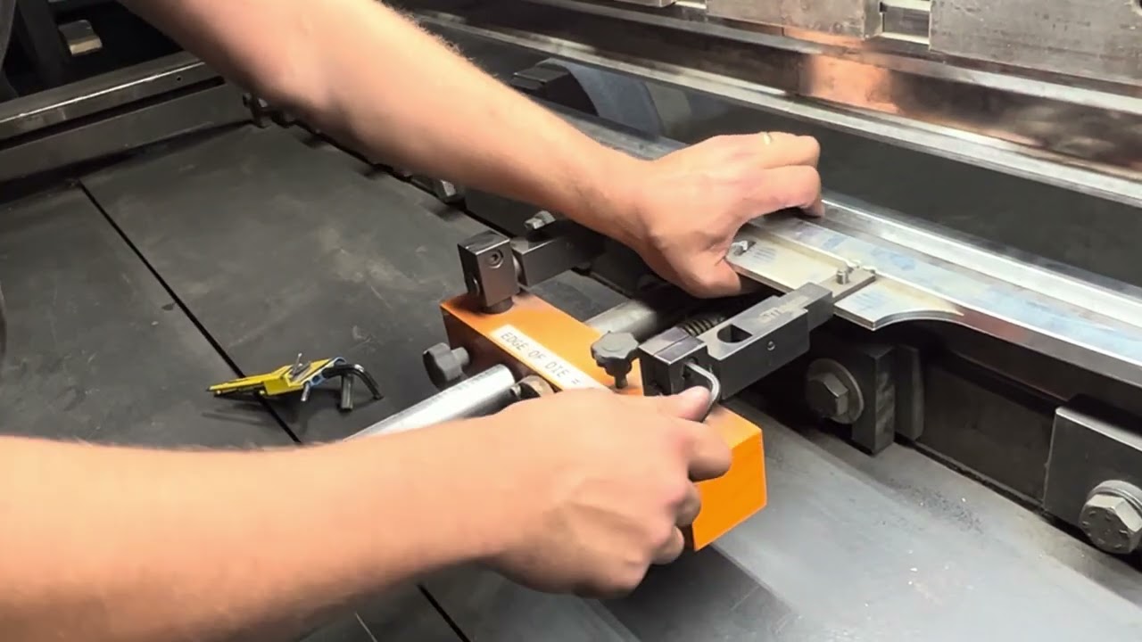 How to set parallelism and calibrate manual back-gauge for brake press