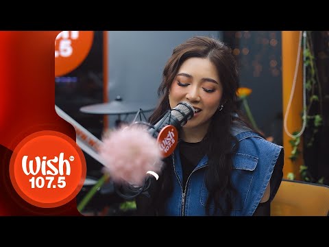 Moira performs "Umpisa" LIVE on Wish 107.5 Bus
