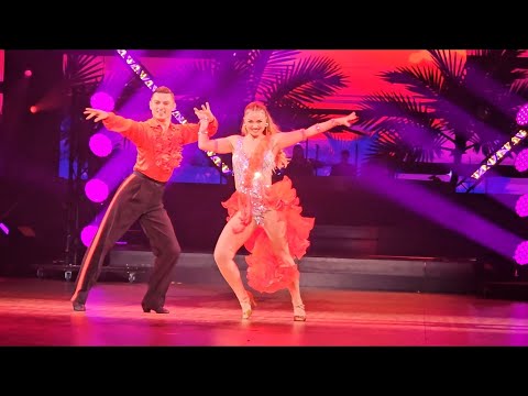Let's Dance Live Tour 25.11.2023 Stuttgart - Samba von Julia Beautx Willecke und Zsolt Sándor Cseke