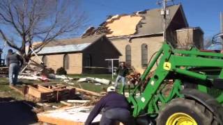 preview picture of video 'Tornado damage, New Minden, Illinois'