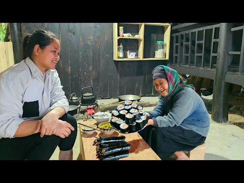 The old woman tasted seaweed prepared by the homeless girl for the first time.