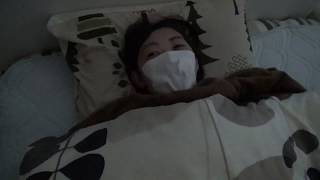 風邪を引いた妹にお粥を作ってくれる優しい兄