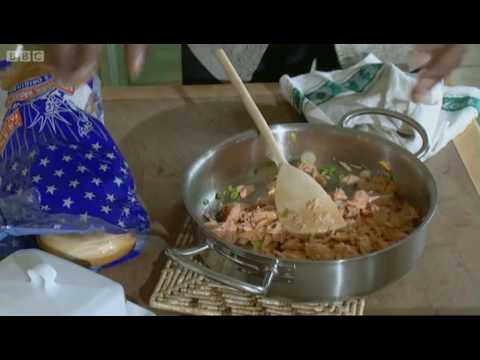 Hot smoked salmon pate on toasted bagels - Ainsley's Gourmet Express - BBC