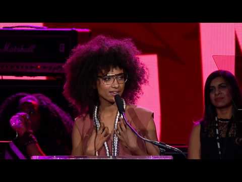 2017 She Rocks Awards: Esperanza Spalding Accepts Award