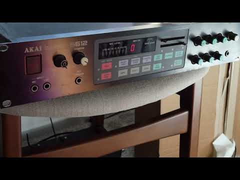 Akai S612 MIDI Digital Sampler 1985 - Black image 12