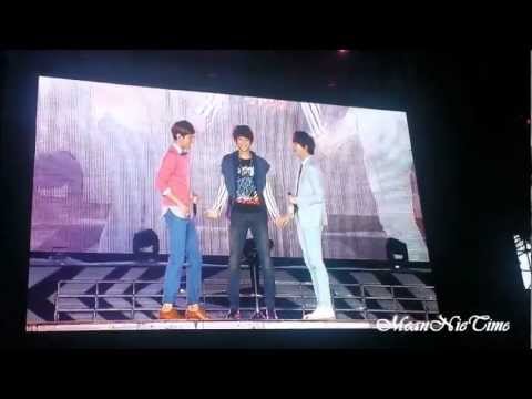 [Screen FANCAM] 121125 SMTown in BKK --Changmin & Kyuhun & Minho - Just the Way You Are