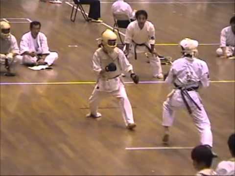 強烈な二段蹴り　空手 two step kick