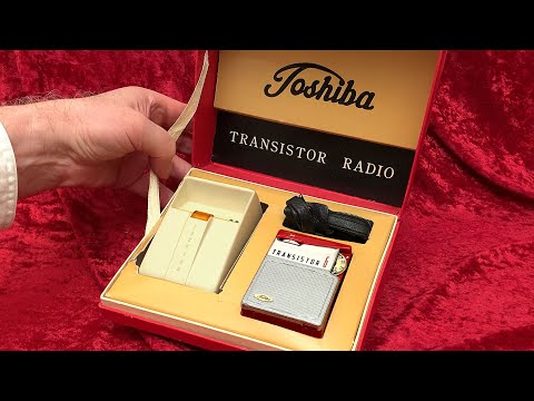 Vintage 1960 unboxing - Toshiba mini transistor radio with rare dock  - collectornet.net