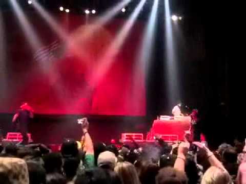 A$AP Rocky & Schoolboy Q - Hands on the Wheel live