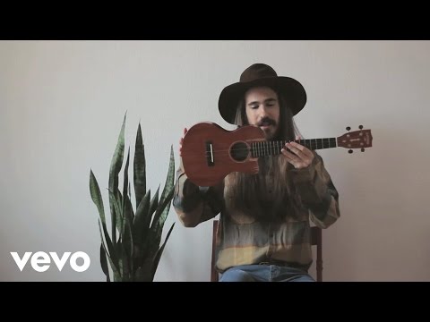 Carlos Sadness - El Ukelele Ha Vuelto