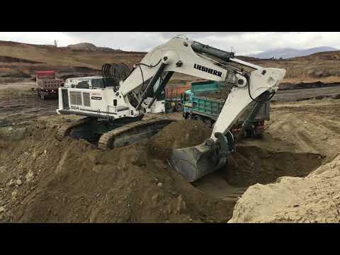 Liebherr 984 Excavator Loading Trucks With 2 Passes