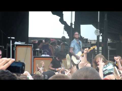 Sleeping With Sirens - If You Can't Hang (Warped Tour - Hartford, CT)