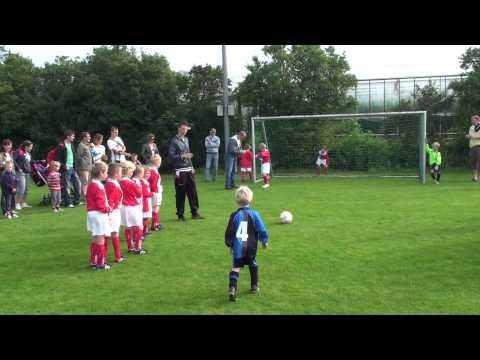 Lyra F 11 eerste competitie wedstrijd