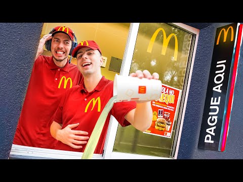 Funcionário FALSO Trabalhando no McDonalds